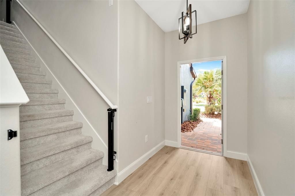 Active With Contract: $300,000 (3 beds, 2 baths, 2319 Square Feet)