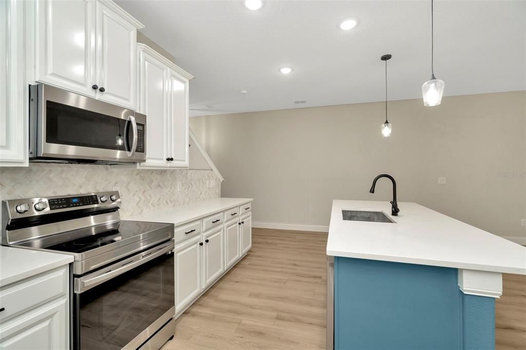 Active With Contract: $300,000 (3 beds, 2 baths, 2319 Square Feet)