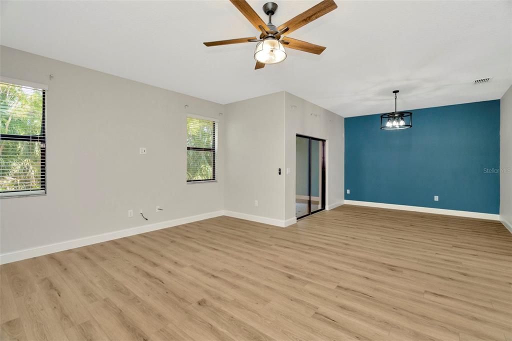 Active With Contract: $300,000 (3 beds, 2 baths, 2319 Square Feet)