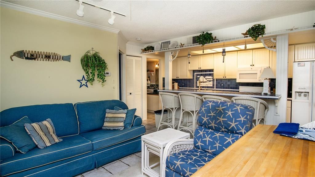 For Sale: $194,900 (1 beds, 1 baths, 480 Square Feet)