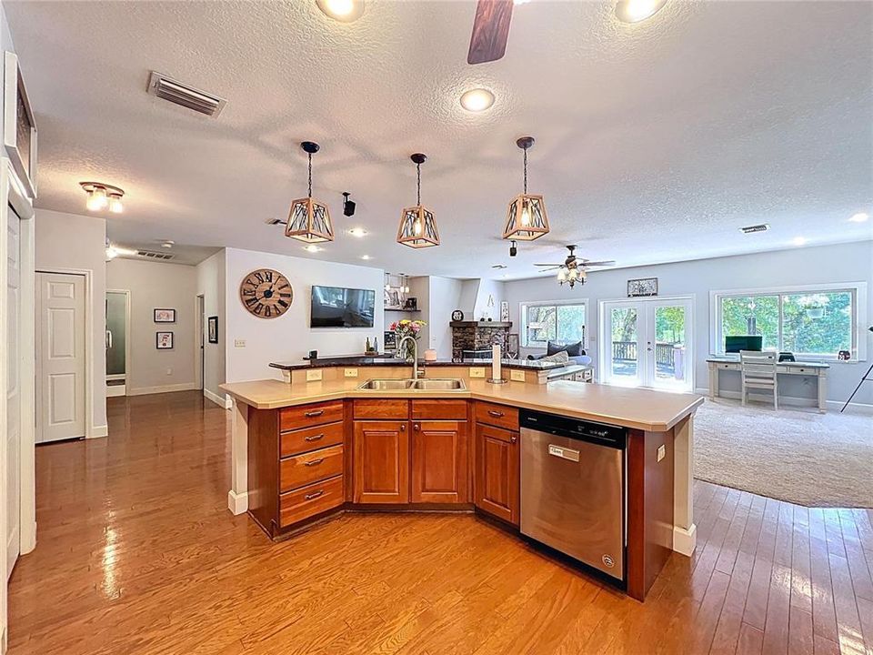 待售: $895,000 (4 贝兹, 3 浴室, 3018 平方英尺)