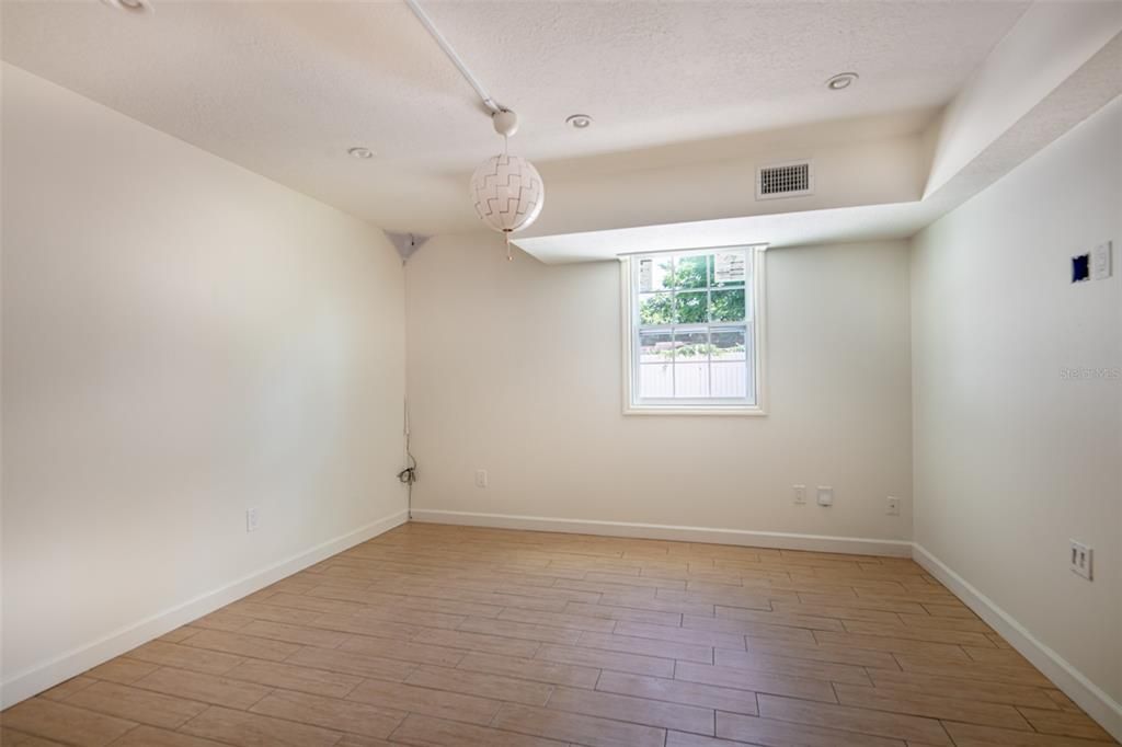 For Sale: $580,000 (3 beds, 3 baths, 2512 Square Feet)