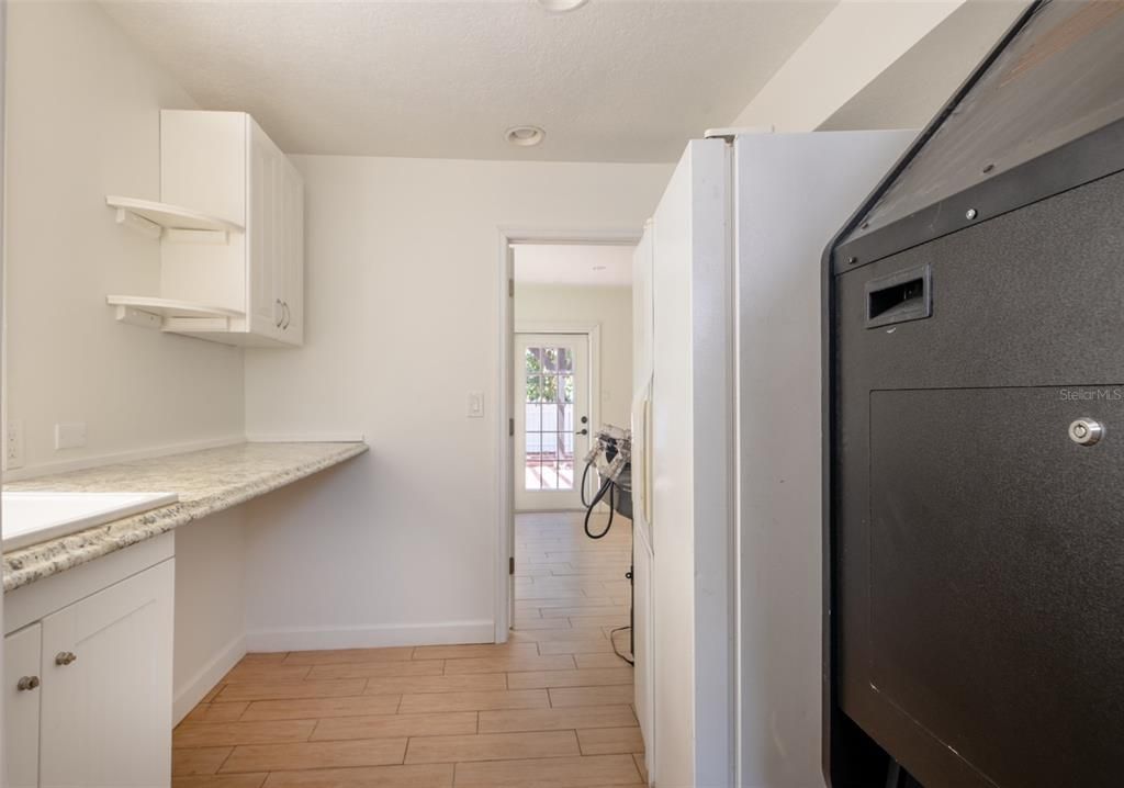 For Sale: $580,000 (3 beds, 3 baths, 2512 Square Feet)