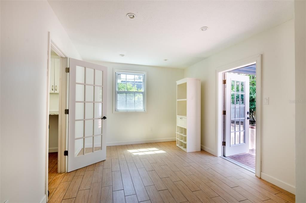 For Sale: $580,000 (3 beds, 3 baths, 2512 Square Feet)