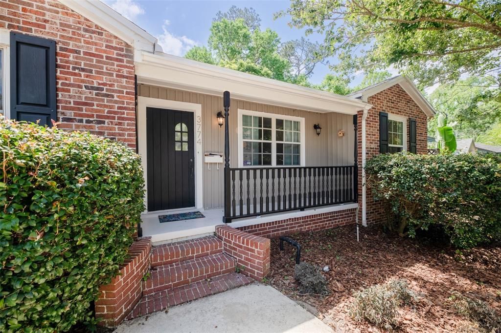 For Sale: $580,000 (3 beds, 3 baths, 2512 Square Feet)