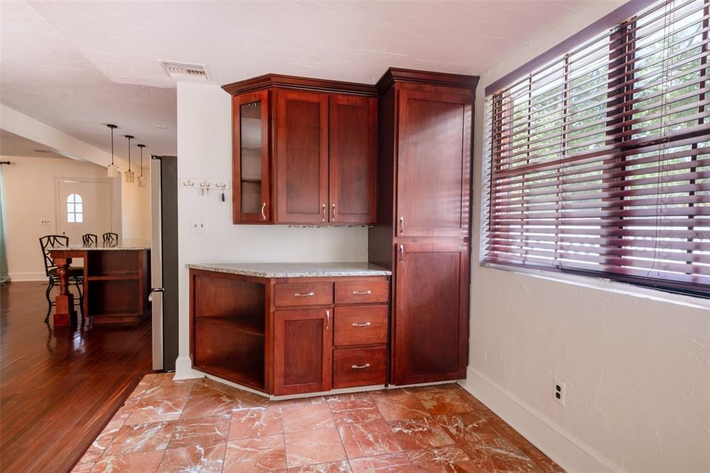 For Sale: $580,000 (3 beds, 3 baths, 2512 Square Feet)