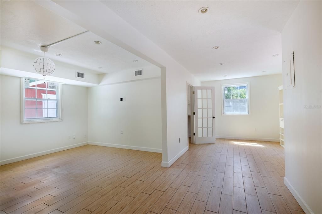 For Sale: $580,000 (3 beds, 3 baths, 2512 Square Feet)