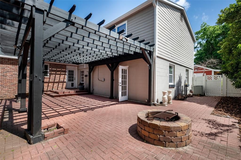 For Sale: $580,000 (3 beds, 3 baths, 2512 Square Feet)