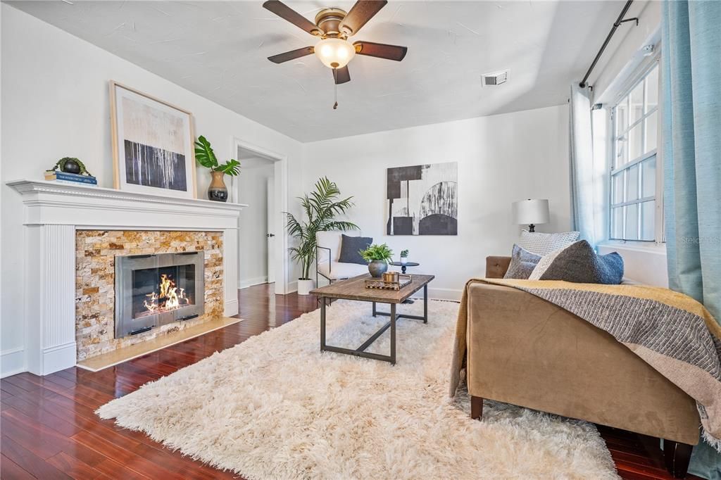 For Sale: $580,000 (3 beds, 3 baths, 2512 Square Feet)