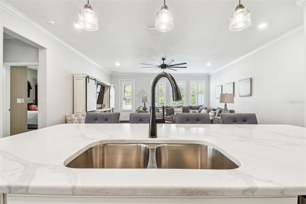 For Sale: $745,000 (3 beds, 3 baths, 2324 Square Feet)