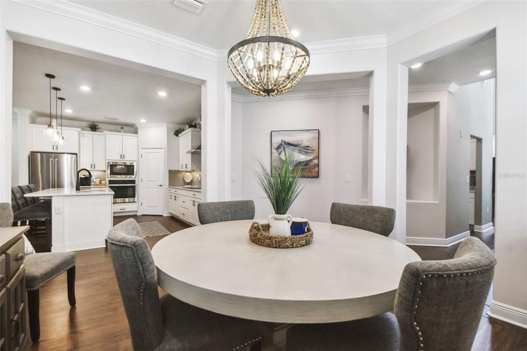 For Sale: $745,000 (3 beds, 3 baths, 2324 Square Feet)