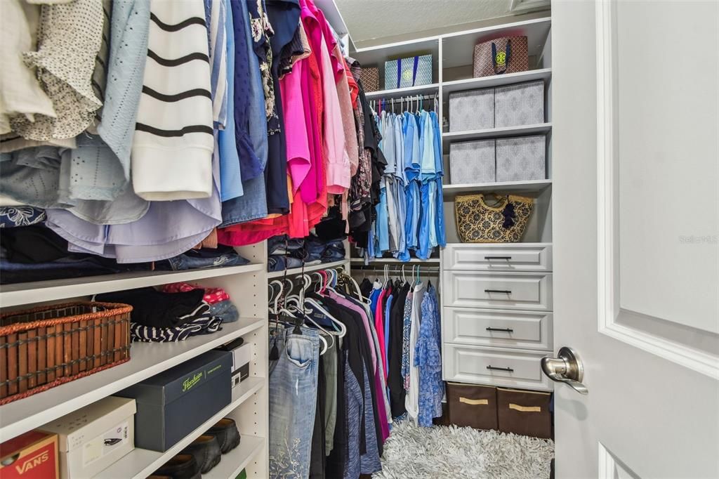 For Sale: $745,000 (3 beds, 3 baths, 2324 Square Feet)