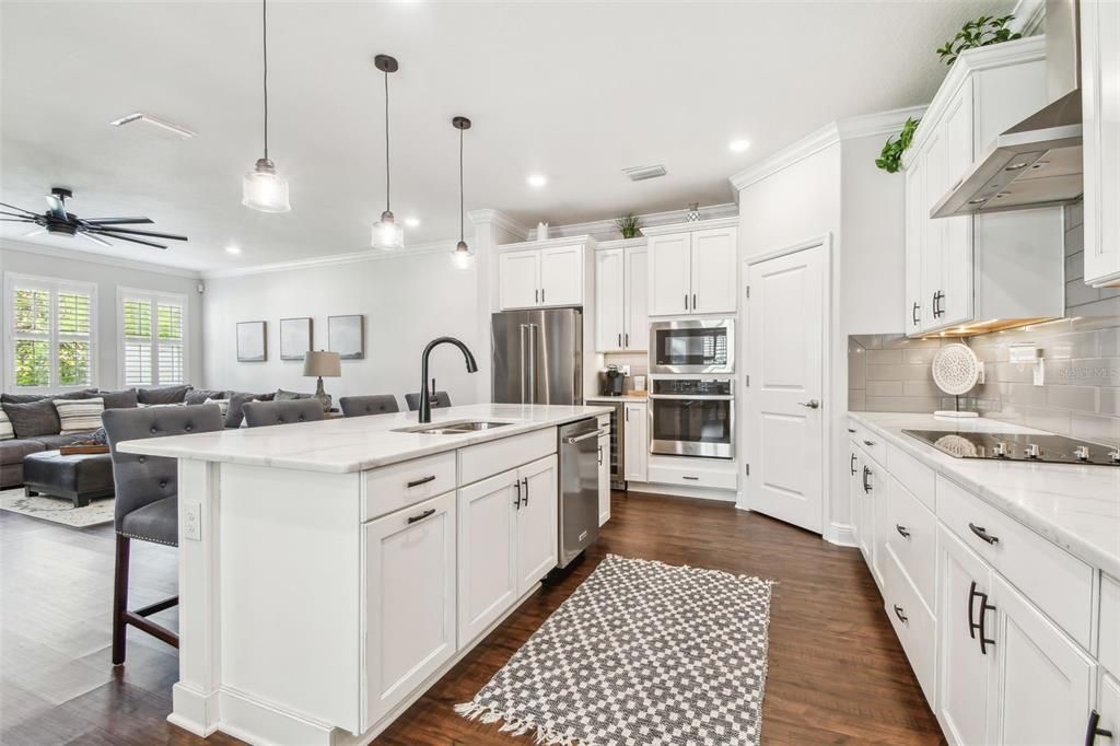 For Sale: $745,000 (3 beds, 3 baths, 2324 Square Feet)