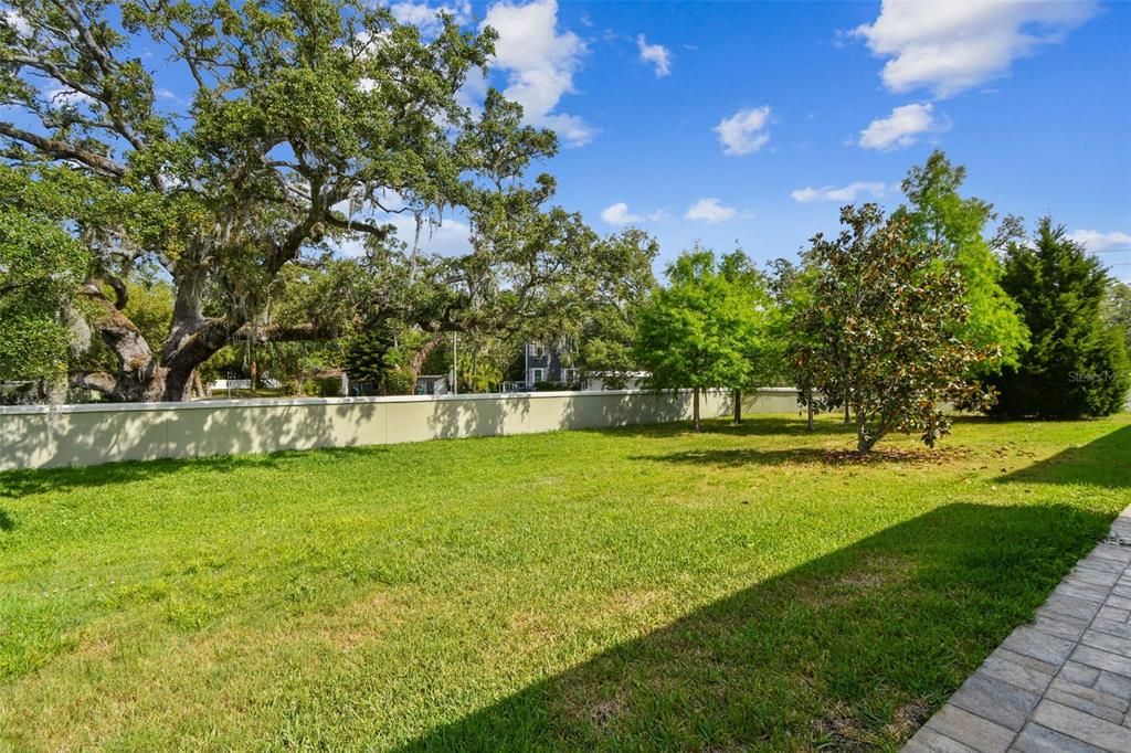 For Sale: $745,000 (3 beds, 3 baths, 2324 Square Feet)