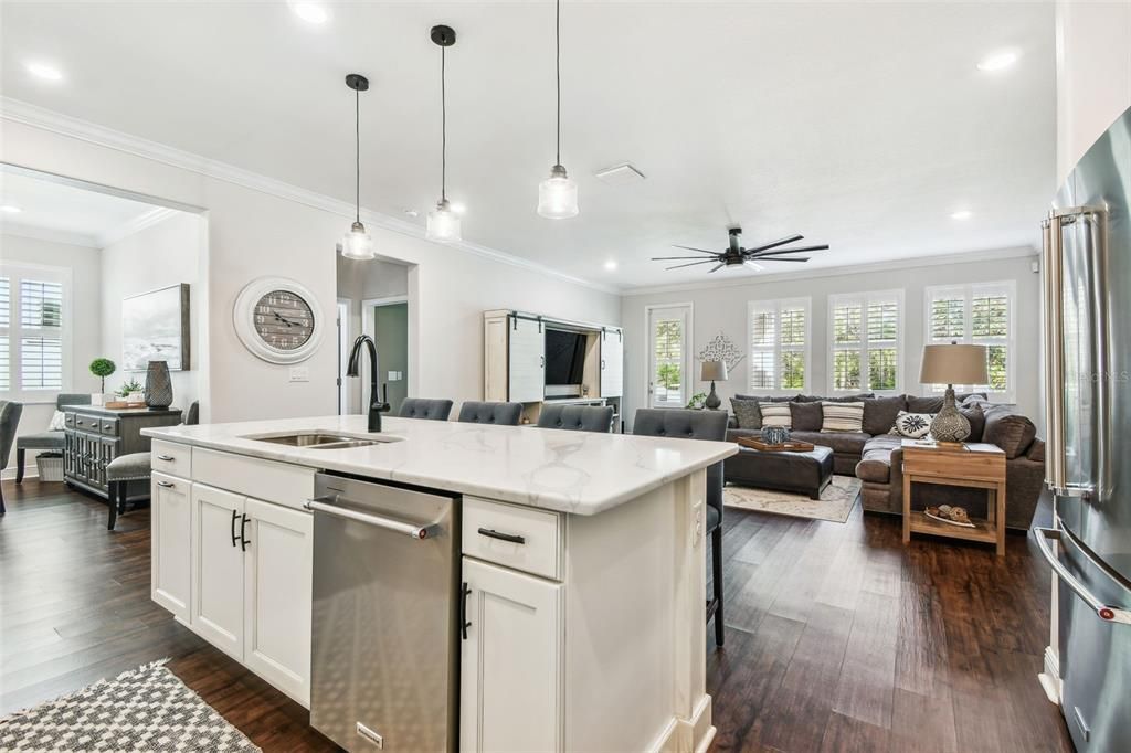 For Sale: $745,000 (3 beds, 3 baths, 2324 Square Feet)