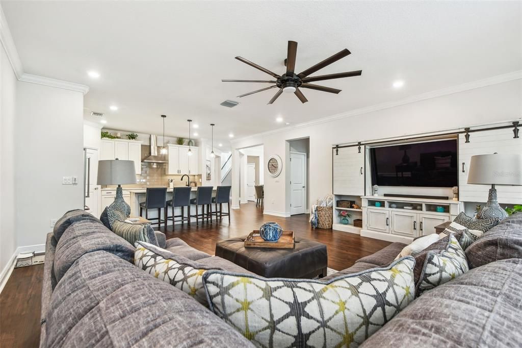 For Sale: $745,000 (3 beds, 3 baths, 2324 Square Feet)