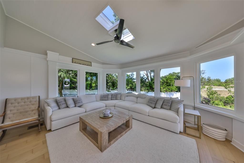 待售: $2,050,000 (4 贝兹, 3 浴室, 3398 平方英尺)