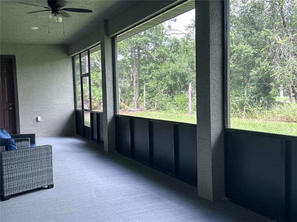 合同活跃: $439,999 (5 贝兹, 3 浴室, 2170 平方英尺)