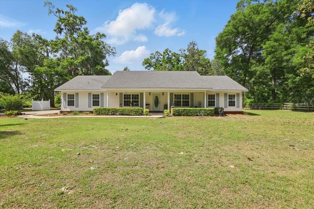 Recently Sold: $369,900 (3 beds, 2 baths, 1700 Square Feet)