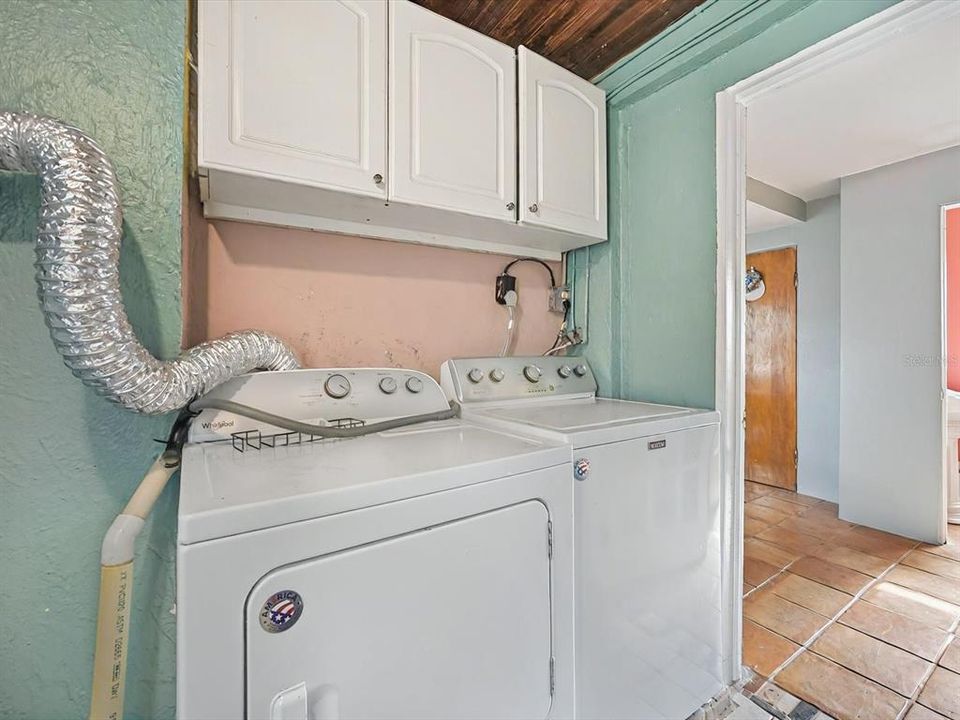 合同活跃: $205,000 (3 贝兹, 1 浴室, 1484 平方英尺)