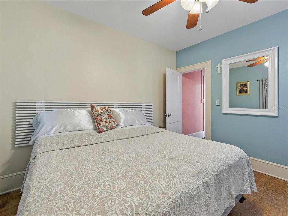 合同活跃: $205,000 (3 贝兹, 1 浴室, 1484 平方英尺)