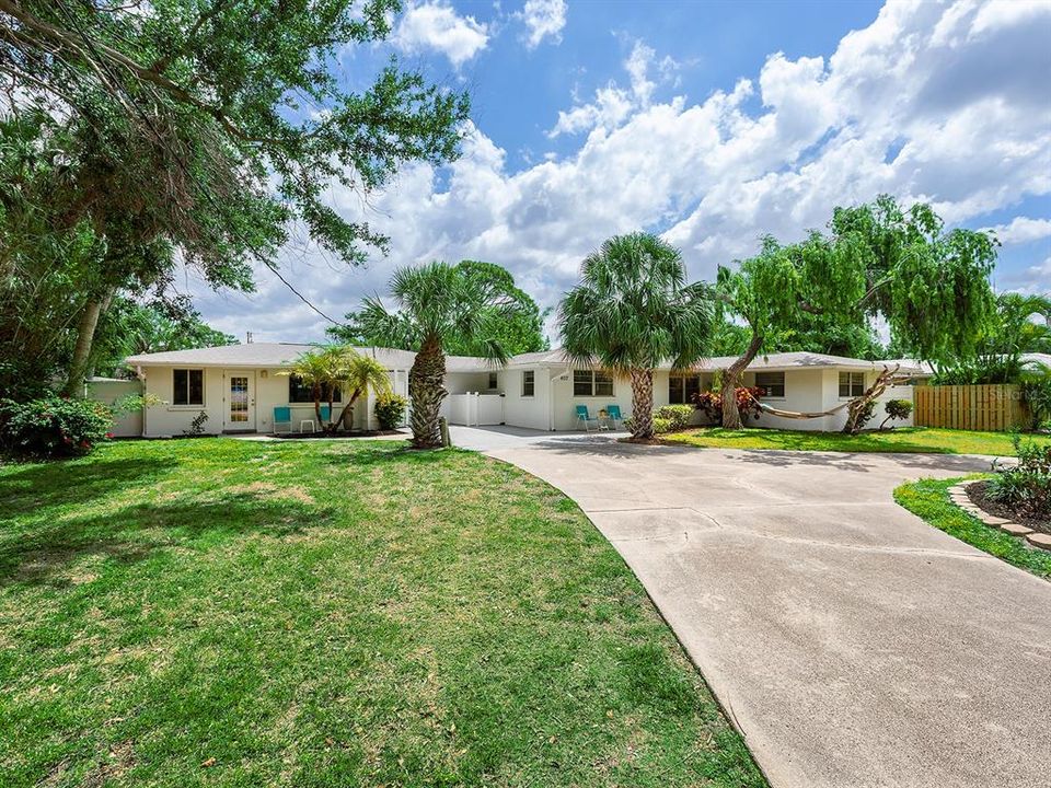 Recently Sold: $649,000 (6 beds, 4 baths, 2219 Square Feet)