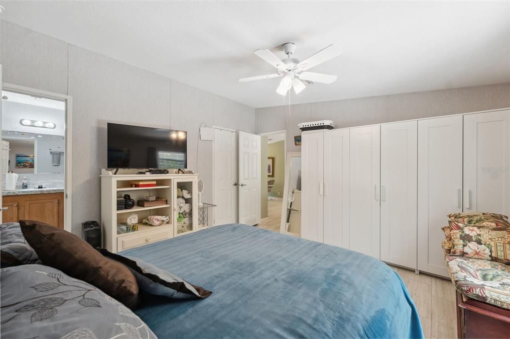 Active With Contract: $280,000 (3 beds, 2 baths, 1120 Square Feet)