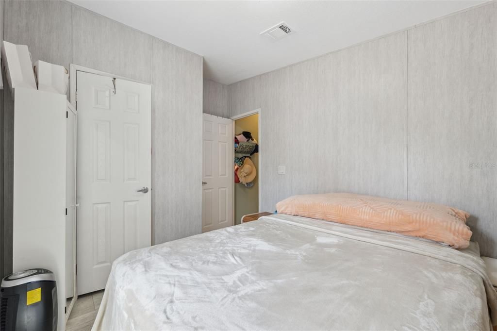 Active With Contract: $280,000 (3 beds, 2 baths, 1120 Square Feet)