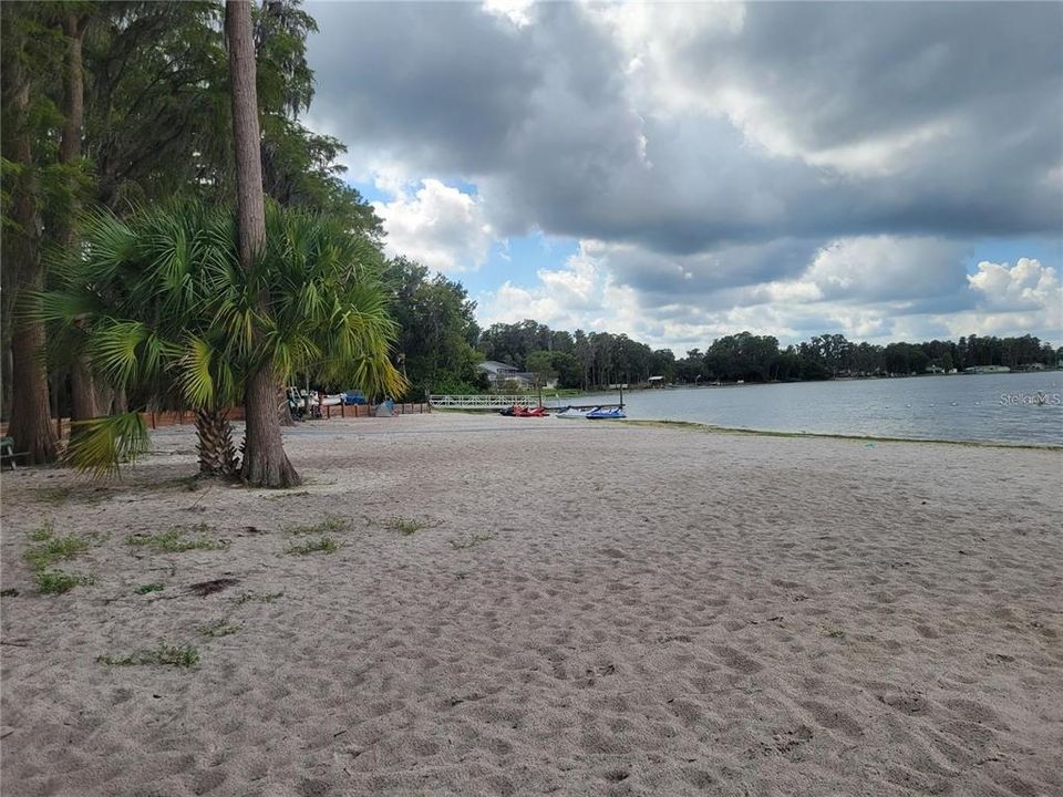 Active With Contract: $280,000 (3 beds, 2 baths, 1120 Square Feet)