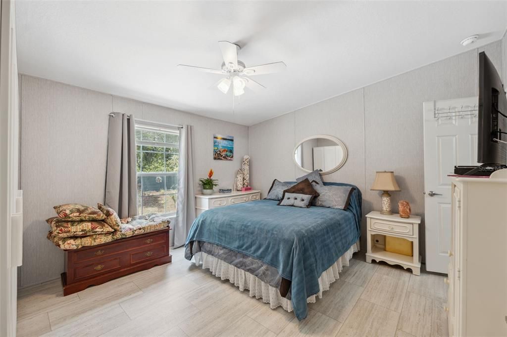 Active With Contract: $280,000 (3 beds, 2 baths, 1120 Square Feet)