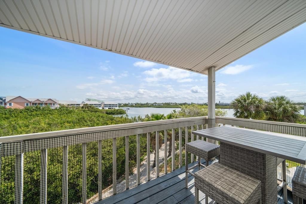 合同活跃: $689,000 (3 贝兹, 2 浴室, 1440 平方英尺)