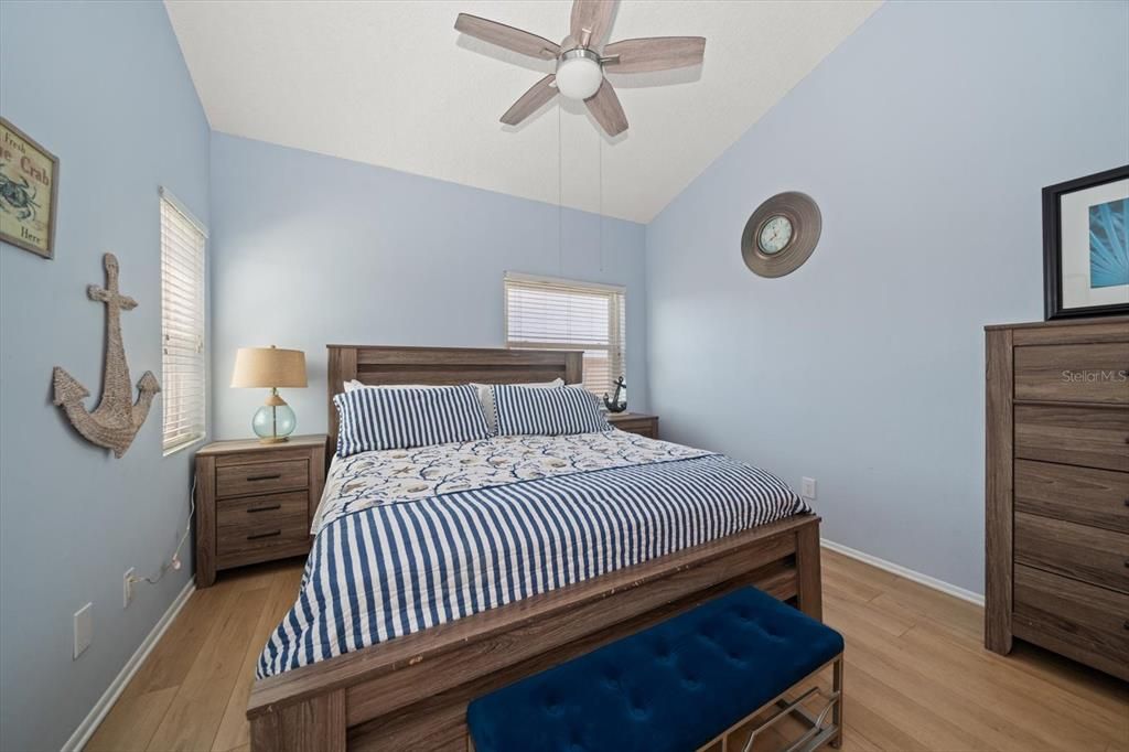 合同活跃: $689,000 (3 贝兹, 2 浴室, 1440 平方英尺)