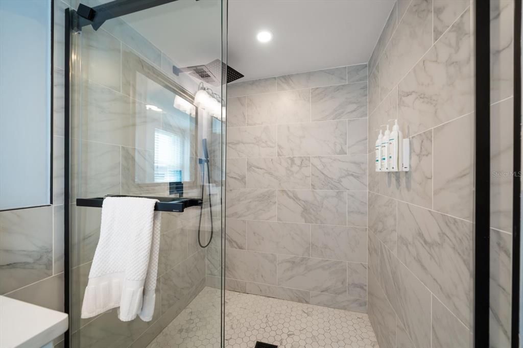 合同活跃: $689,000 (3 贝兹, 2 浴室, 1440 平方英尺)