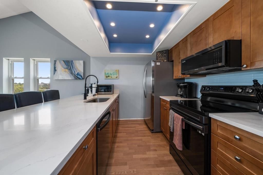 合同活跃: $689,000 (3 贝兹, 2 浴室, 1440 平方英尺)