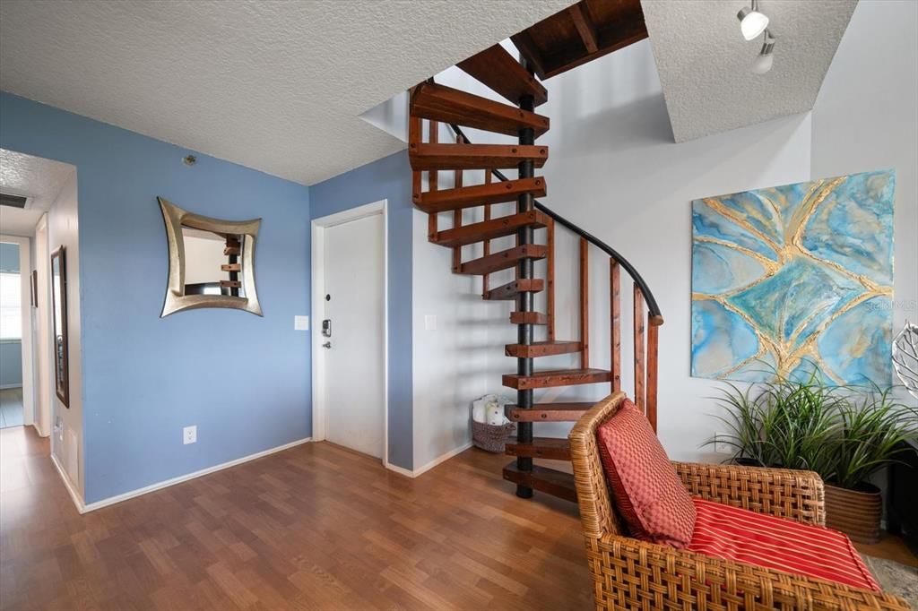 合同活跃: $689,000 (3 贝兹, 2 浴室, 1440 平方英尺)