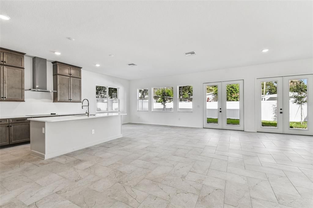 На продажу: $1,045,900 (5 спален, 4 ванн, 3322 Квадратных фут)