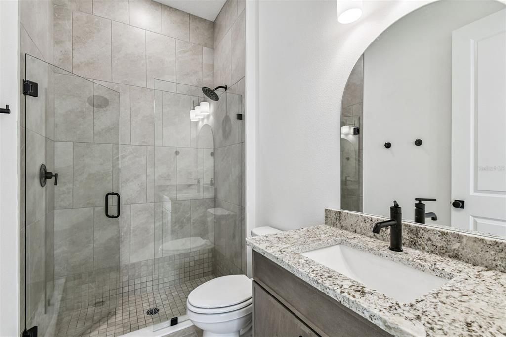 На продажу: $1,045,900 (5 спален, 4 ванн, 3322 Квадратных фут)