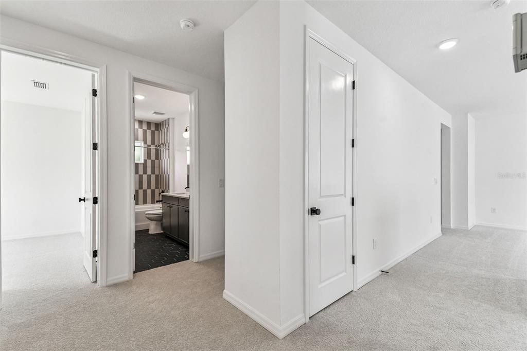 На продажу: $1,045,900 (5 спален, 4 ванн, 3322 Квадратных фут)