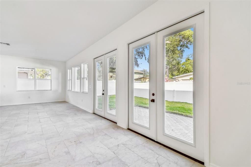 На продажу: $1,045,900 (5 спален, 4 ванн, 3322 Квадратных фут)