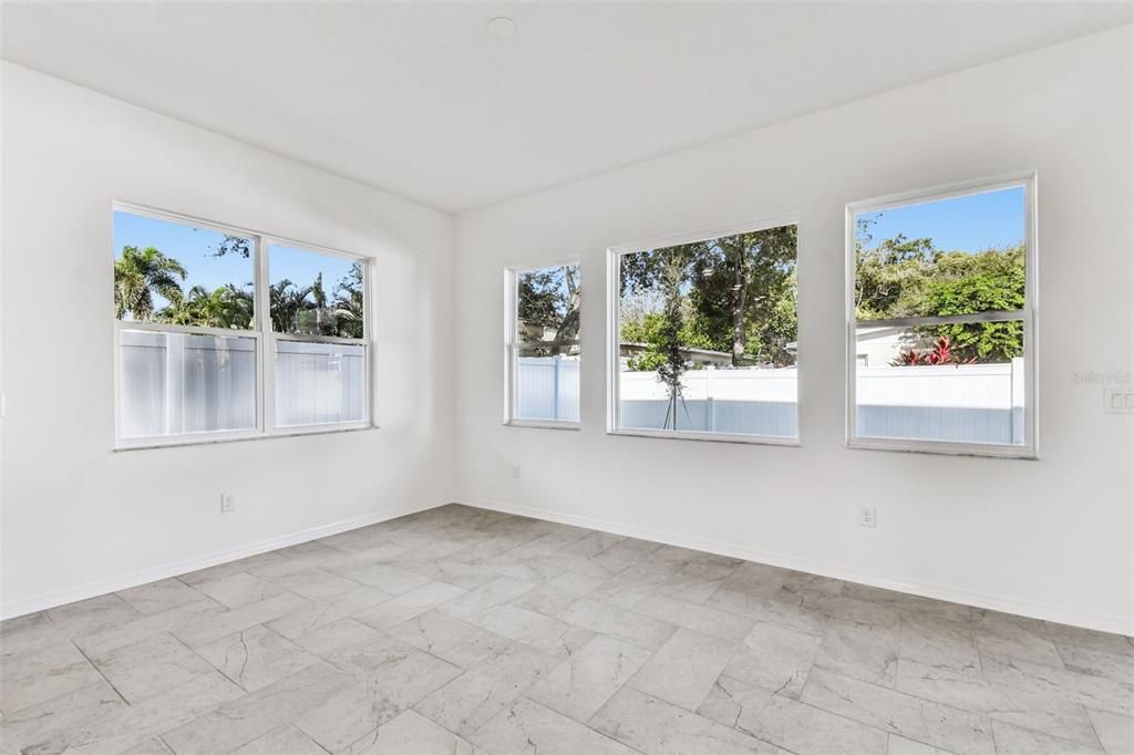 На продажу: $1,045,900 (5 спален, 4 ванн, 3322 Квадратных фут)