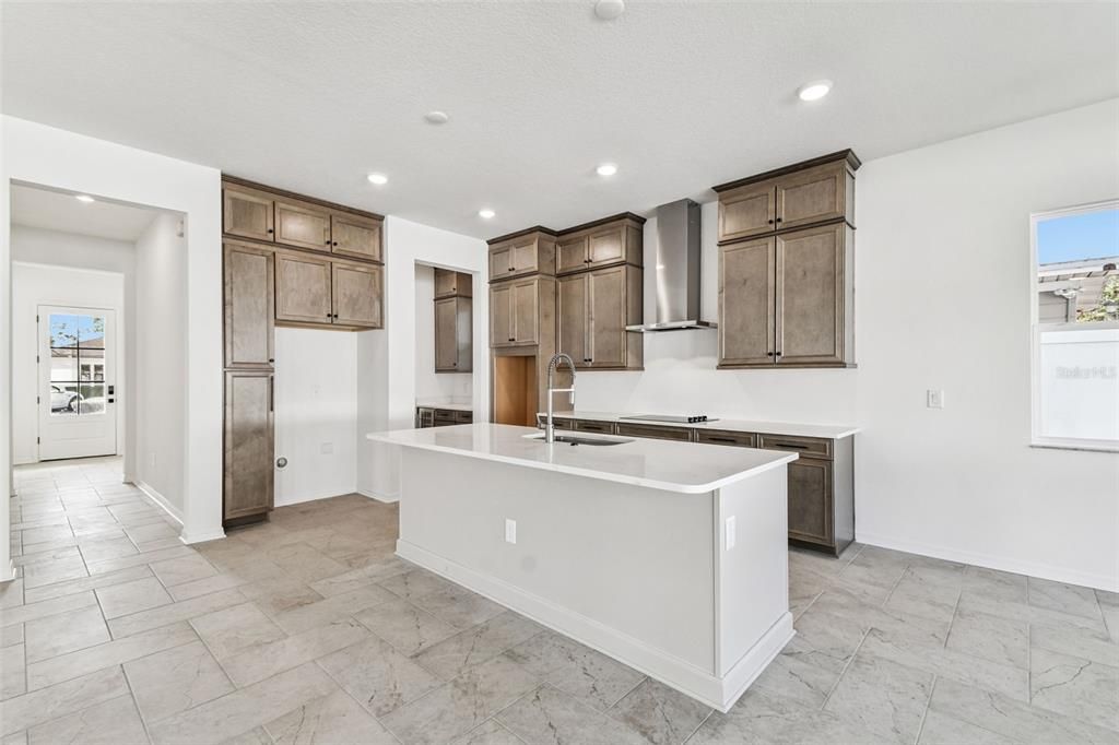 На продажу: $1,045,900 (5 спален, 4 ванн, 3322 Квадратных фут)