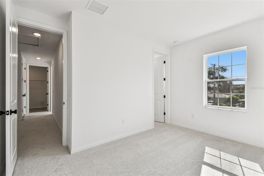 На продажу: $1,045,900 (5 спален, 4 ванн, 3322 Квадратных фут)