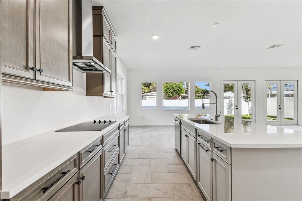 На продажу: $1,045,900 (5 спален, 4 ванн, 3322 Квадратных фут)