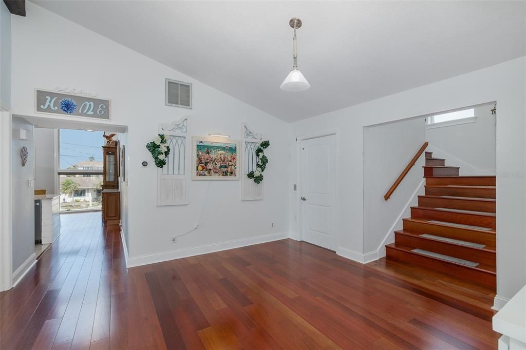 For Sale: $1,800,000 (3 beds, 3 baths, 3152 Square Feet)