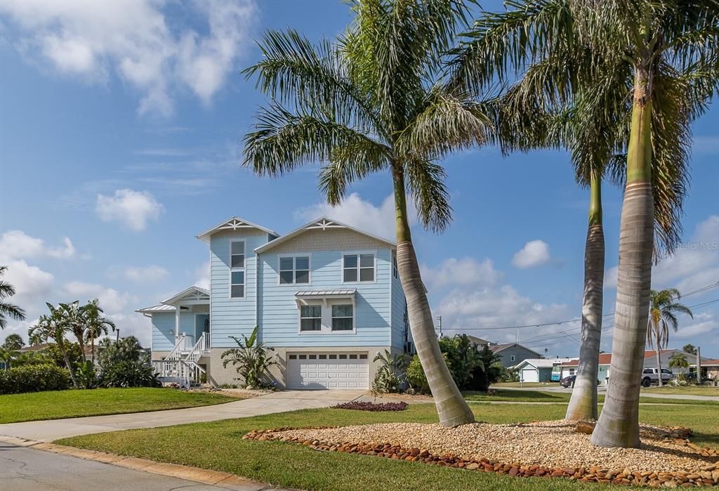 For Sale: $1,800,000 (3 beds, 3 baths, 3152 Square Feet)