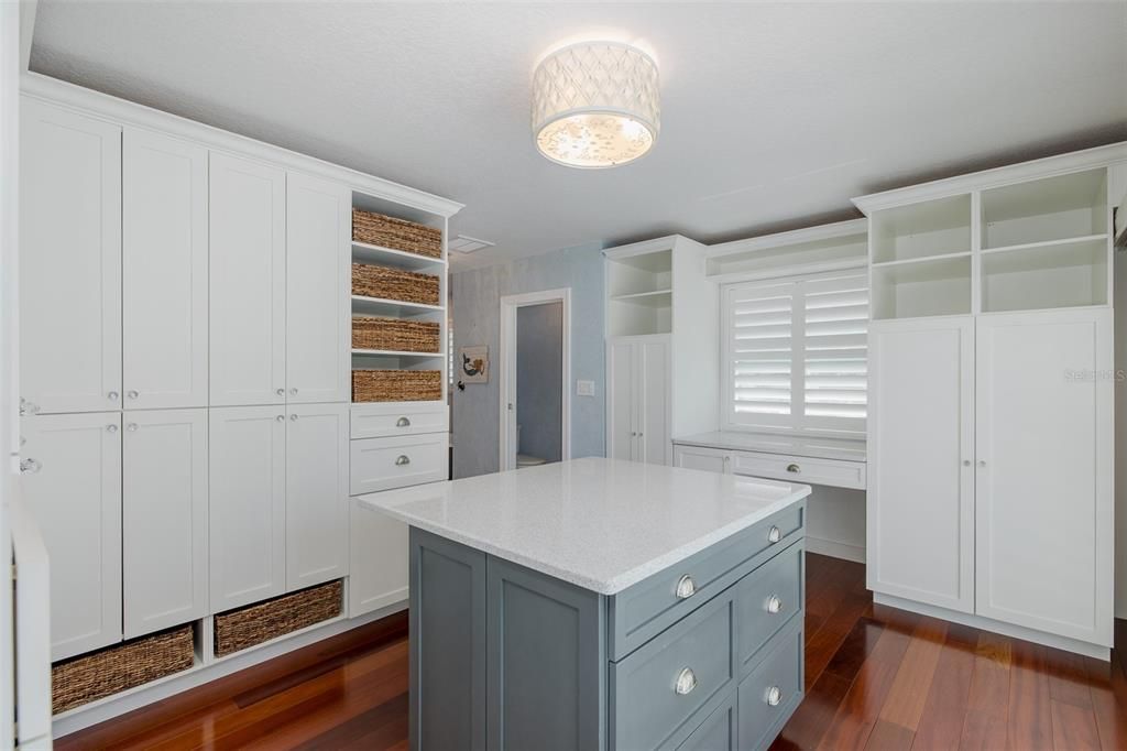 For Sale: $1,800,000 (3 beds, 3 baths, 3152 Square Feet)