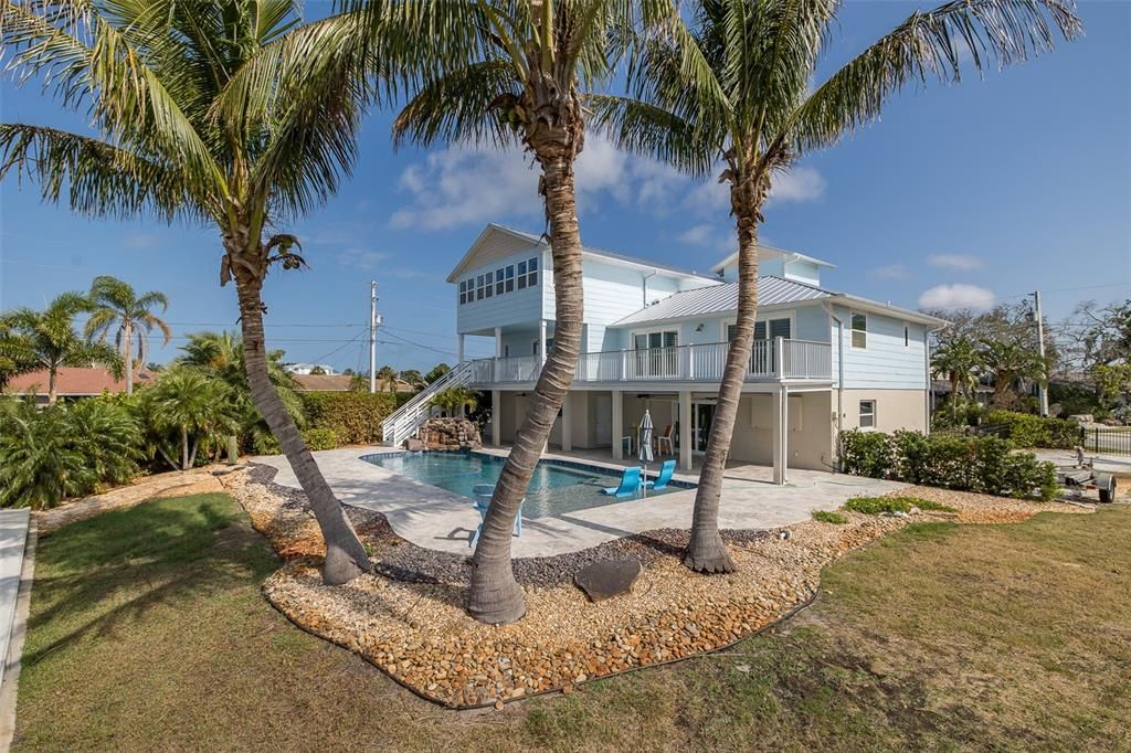 For Sale: $1,800,000 (3 beds, 3 baths, 3152 Square Feet)