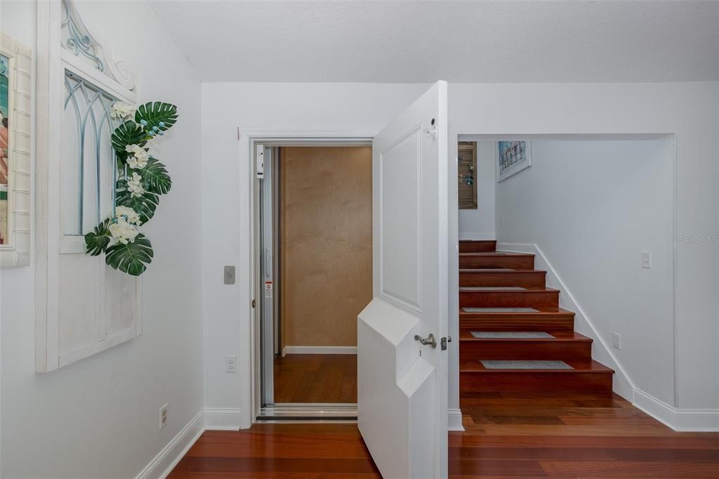 For Sale: $1,800,000 (3 beds, 3 baths, 3152 Square Feet)