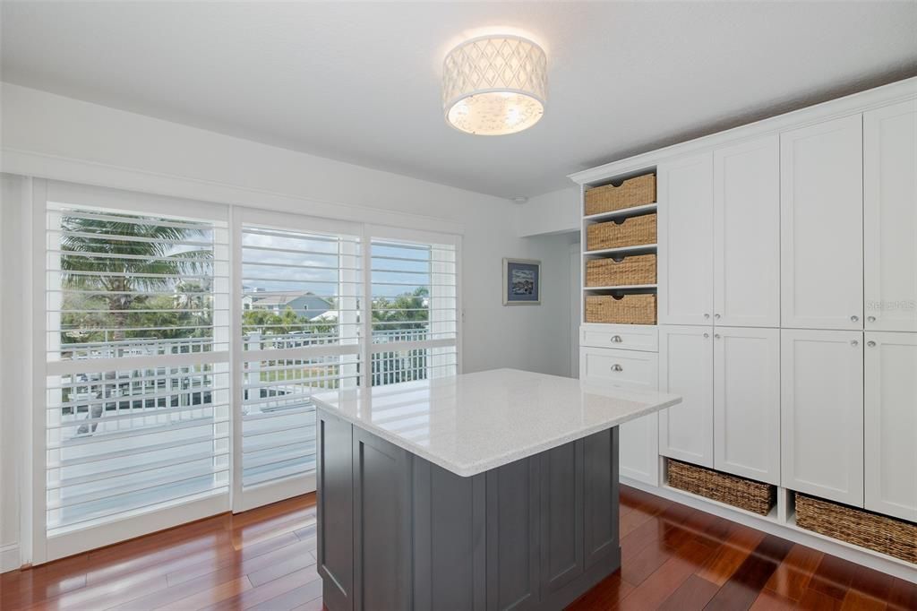 For Sale: $1,800,000 (3 beds, 3 baths, 3152 Square Feet)