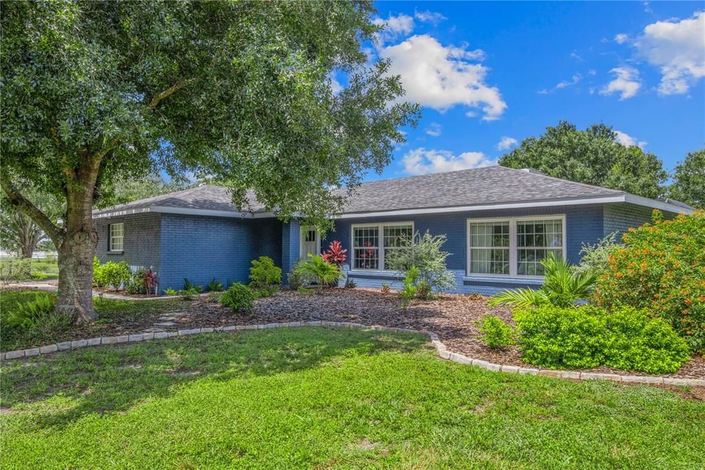 Vendido Recientemente: $874,000 (4 camas, 3 baños, 2358 Pies cuadrados)